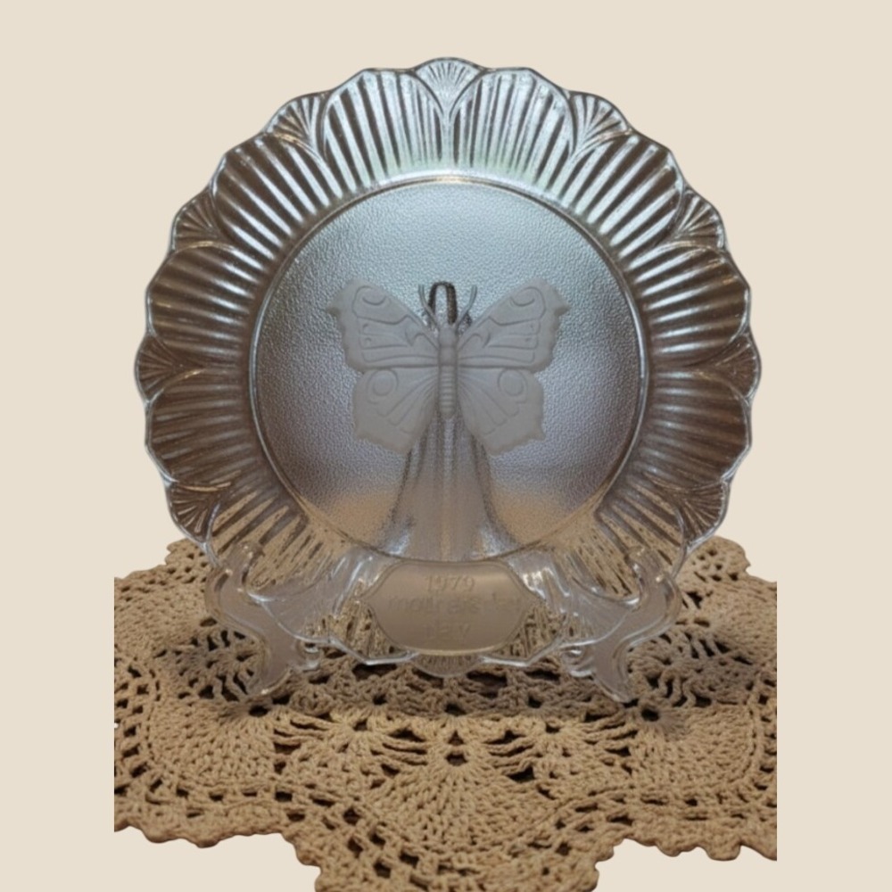 Goebel Collector Plate 1979 Mothers Day First Edition Butterfly Crystal Clear